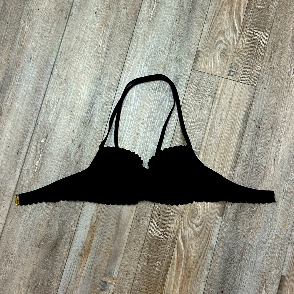 Scalloped underwire Victoria’s Secret halter bikini top